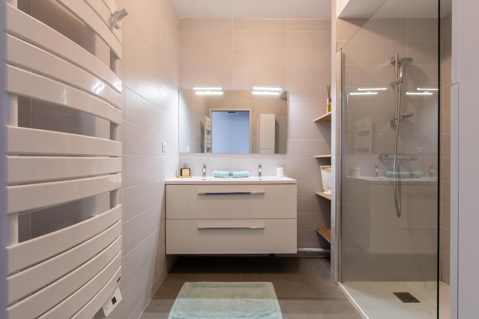 LUXURY MIND - VUE MER - CENTRE VILLE - PARKING - ROOFTOP - NEUF - CoHôteConciergerie La Grande Motte Exterior foto